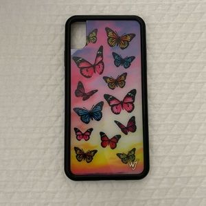 Wild Flower IPhone Case protects phone good